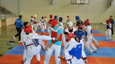 Yerköy'de İlçeler Arası Tekvando Dostluk Müsabakası Yapıldı