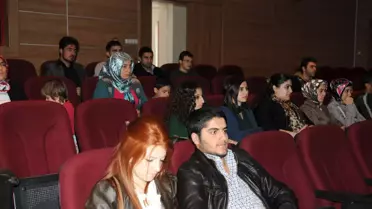 DÜ'de 'Başarılı Bir Kariyer İçin Yol Haritası' Semineri