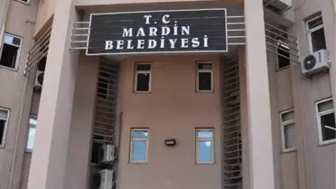 İşçiler Mardin Belediye Başkanı'nın Koltuğuna Haciz Koydurdu
