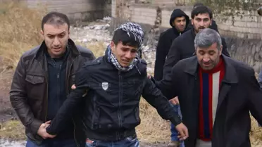 Doğubayazıt Kepenklerin Kapalı Olduğu Doğubayazıt'ta Olaylar Çıktı 5 Gözaltı Kepenklerin Kapalı...