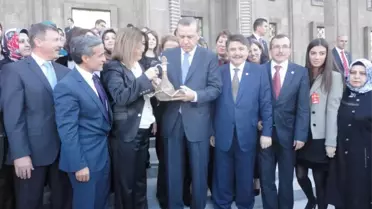 Manisalı Kadınlar Başbakan Erdoğan'ı Ziyaret Etti
