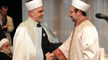 Başkan Görmez, Bosna Müftüsünün Cübbesini Giydirdi