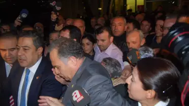 Gazeteci Cüneyt Ünal, Milletvekillerinin de Aralarında Bulunduğu Heyet ile Yayladığı Gümrük...