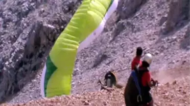 Paraşüt Kazaları Amatör Kameralar Tarafından Görüntülendi