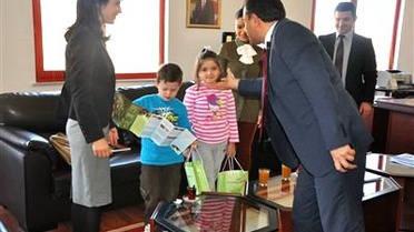 Aibü Rektörü Hayri Coşkun'a Öğrencilerden Ziyaret