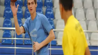 'Vefalı Hentbolcu' Parayı Hiçe Saydı