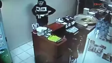 Bursa Bağış Kutusunu Çalıp Tuvalette Boşalttı, Çiğköfte Satın Alıp Gitti Bağış Kutusunu Çalıp...