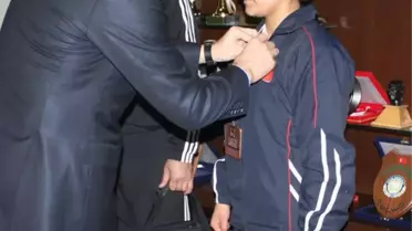 Karslı Milli Boksör Emniyet Müdürünü Ziyaret Etti