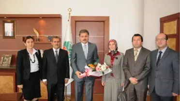 Öğretmenlerimiz Toplumun Değerli Varlıklarıdır
