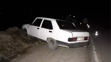 Otomobil Bariyere Çarptı: 3 Yaralı