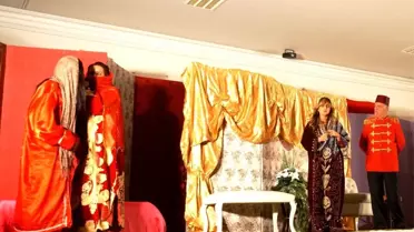 Tiyatro Oyunları, Öğrenci Yurdu Yararına Sahnelendi