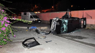 Hafif Ticari Araç Aydınlatma Direğine Çarptı: 1 Ölü, 3 Yaralı