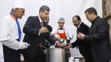 Siverek'te 5 Bin Kişiye Aşure Dağıtıldı