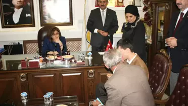 Bakan Fatma Şahin'den Engelli Çocuğa Yardım Sözü