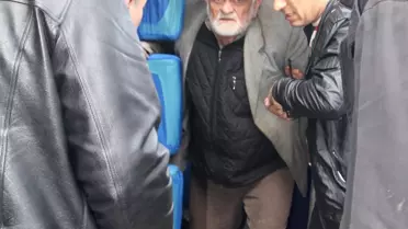 Otobüs Minibüse Çarptı: 4 Yaralı