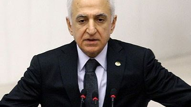 Kamu Başdenetçisi CHP'nin Protestosu Altında Meclis'te Yemin Etti