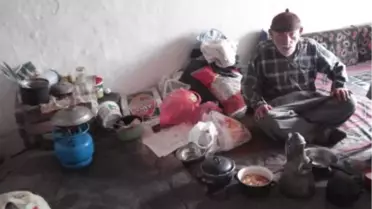 Karanlık Bir Odadan Sıcak Yuvaya Kavuştu