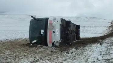 Yozgat'ta Yolcu Otobüsü Devrildi: 17 Yaralı )