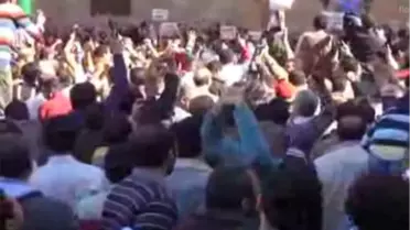 Cenaze Namazı Protesto Gösterisine Döndü