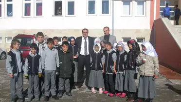 Ünlüer Okul Ziyaretlerini Sürdürüyor