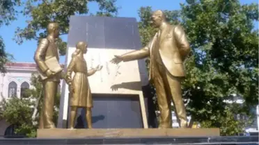 İstanbul'da 'Atatürk Anıtı' Kavgası