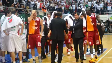 Pınar Karşıyaka - Galatasaray Medical Park: 72-69