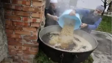 Üsküp'te Geleneksel Aşure Şöleni Düzenlendi