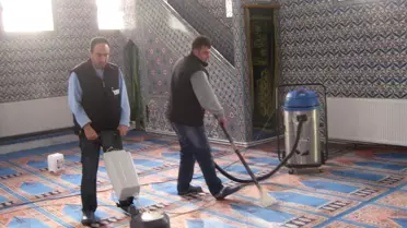 İzmit'te Camiler Temizleniyor