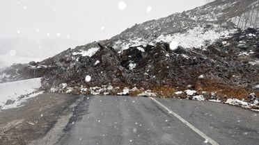 Gümüşhane Erzincan Karayolunda Heyelan