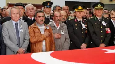 Antalya Tüfeğinden Çıkan Kurşunla Ölen Asker Toprağa Verildi