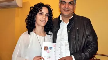12-12-2012'de Evlenmek İçin Boşandılar