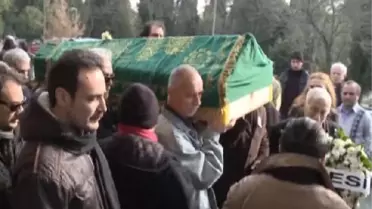 Usta Tiyatrocu Mücap Ofluoğlu, Son Yolculuğuna Uğurlandı