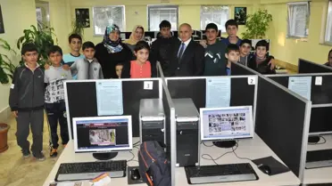 Başkan Akgün, Kutadgu Bilig Kütüphanesi'ni Gezdi