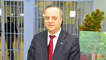 Ümraniye T Tipi Kapalı Cezaevi'ndeki 'Bana Bir Şeyhler Oluyor' Oyunu