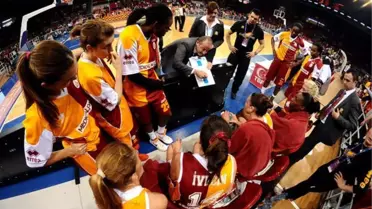 Nevriye Yılmaz ve Wauters Yılın Kadın Basketbolcusu Ödülüne Aday