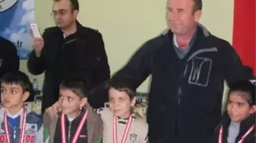 Satranç Yarışmasına Yoğun İlgi