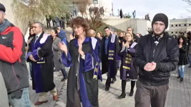 Kocaeli Üniversitesi'nde, ODTÜ'ye Destek Eylemi