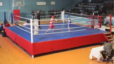 Ağrı'da Boks İl Birinciliği Müsabakaları Yapıldı