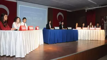 GKV Genç Meclis Kabinesi Yasa Tasarısını Hazırladı