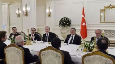 Cumhurbaşkanı Gül'den Yeni Yıl Yemeği