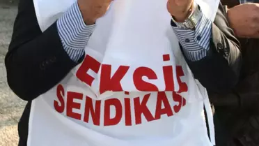 Deba İşçilerinden Kuru Soğanlı Eylem