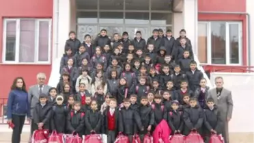 Sinpaş Gyo Çocukları Giydirmeye Devam Ediyor