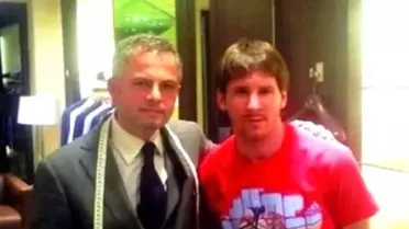Messi'yi Kosovalı Terzi Muhammet Hasani Giydiriyor