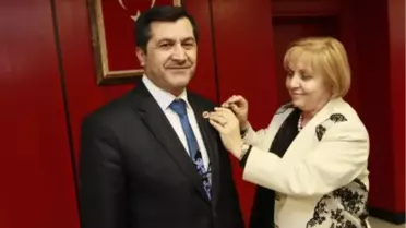 Meclise Kadın Eli Değdi