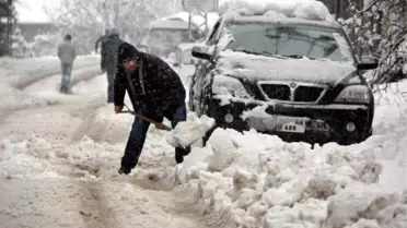 Orta Karadeniz'de Yollar Kapalı, Okullar Tatil
