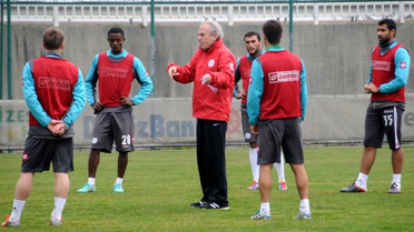 Mustafa Denizli: Transferde Geç Kaldık