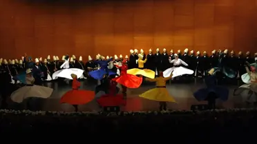 Kadın Semazenlerden Sema Gösterisi