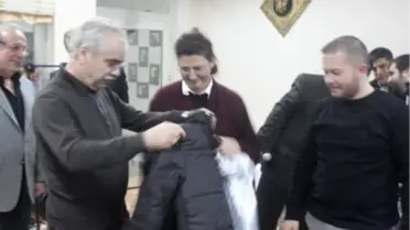 Mehmet Özcan, Basına Yemek Verdi