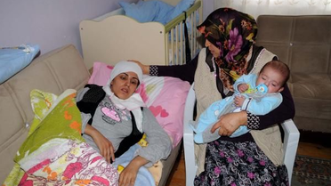 Hidrosefali Hastası Rabiye'ye Anne Şefkati