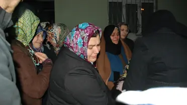 İzmit'te Katliam: Anne ile Biri İki Aylık Bebek 3 Çocuğu Öldürüldü, Baba Kayıp (2)